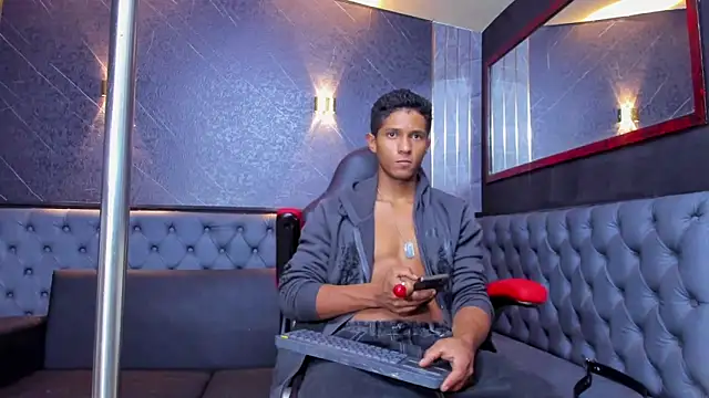 Yoel Blessed online show from June 18, 11:15 am
