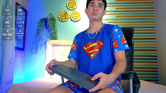 aalejo gray online show from June 19, 9:30 pm