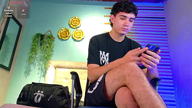 aalejo gray online show from June 17, 7:59 pm