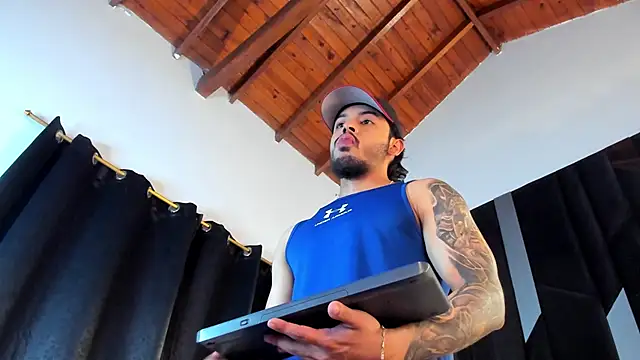 Justin WhiteJS online show from June 16, 7:32 am
