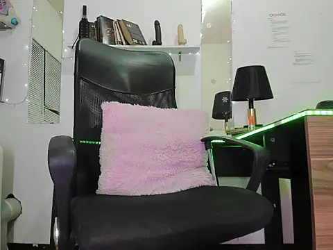 CamiloHerrera1 online show from June 12, 2:54 am