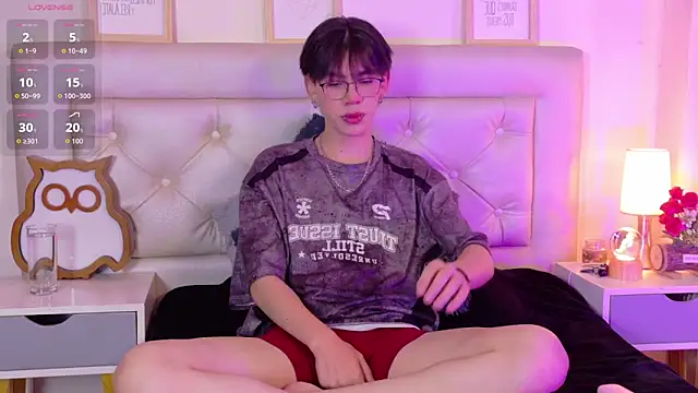 Kim Adrien online show from June 11, 1:16 am