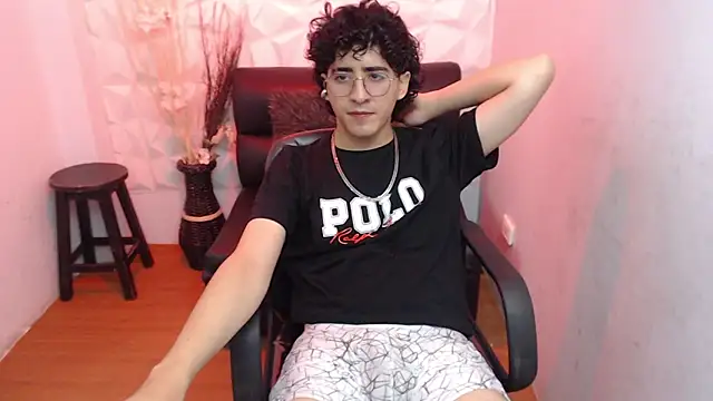 Elliot 23 online show from June 9, 11:23 am