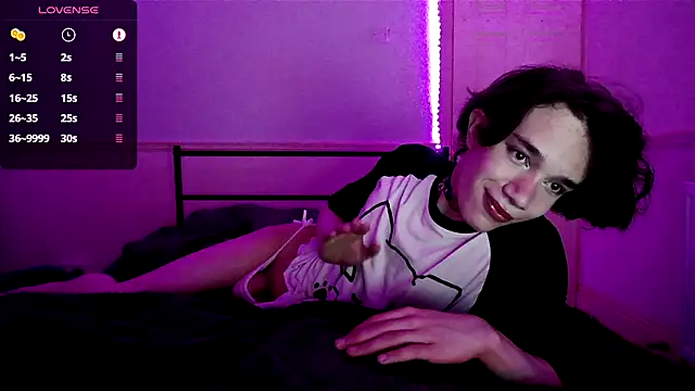 Straything online show from June 24, 10:23 pm