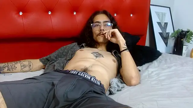 bigcock robert online show from June 24, 7:50 pm