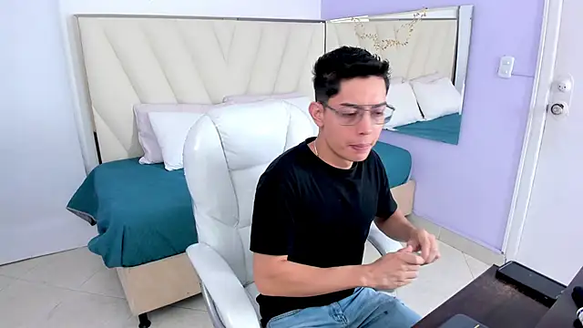 Ethan12  online show from June 16, 3:20 am