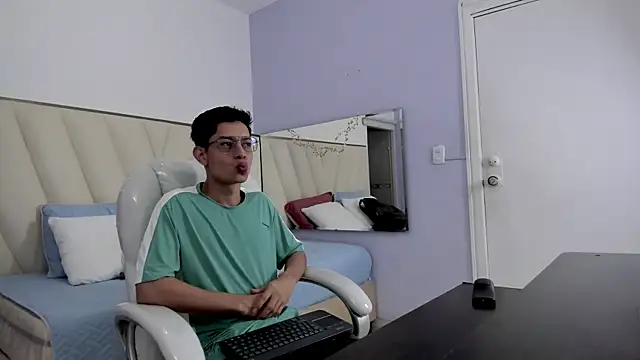 Ethan12  online show from June 20, 3:11 am