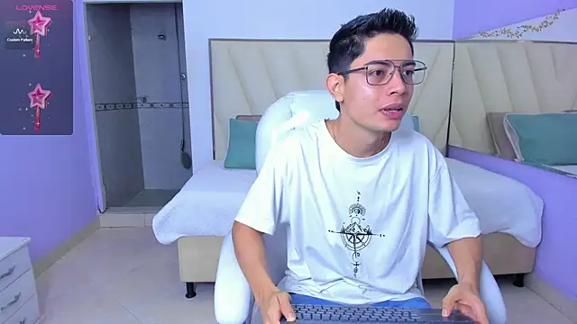 Ethan12  online show from August 6, 3:34 am