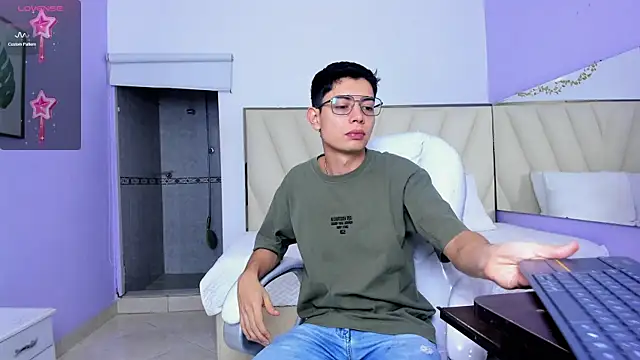 Ethan12  online show from August 4, 3:23 am