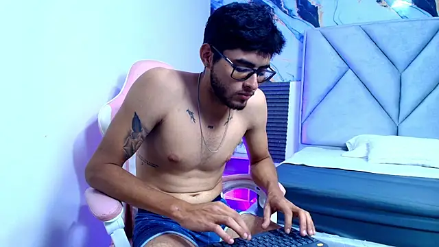 Stron dominant online show from June 11, 12:36 pm