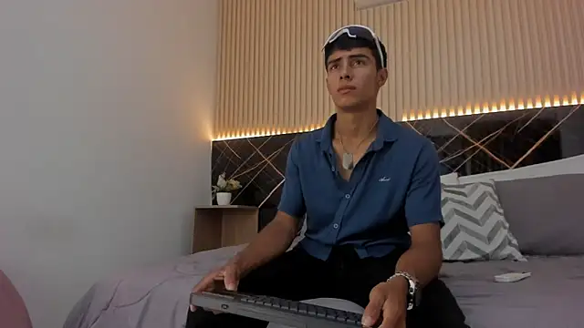 Bruno fox online show from June 11, 8:18 pm