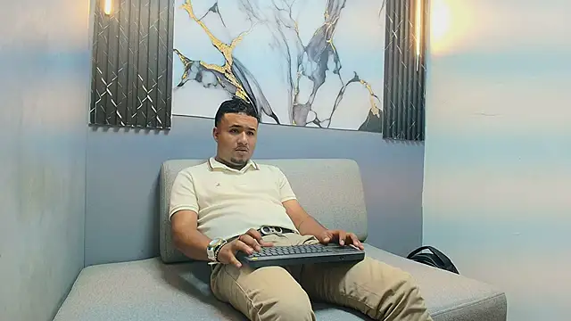 MAICOL TORNER online show from June 13, 3:48 am