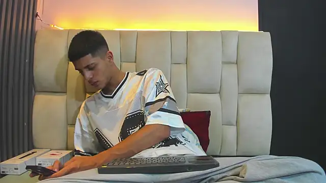 Tyler Noir online show from July 9, 4:38 am