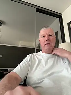 Snapshot of cumboy chatting on January 3, 1:03 pm cumboy online show from January 3, 1:03 pm