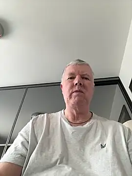 Snapshot of cumboy chatting on March 8, 11:22 am cumboy online show from March 8, 11:22 am
