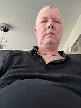 Snapshot of cumboy chatting on March 18, 11:22 am cumboy online show from March 18, 11:22 am