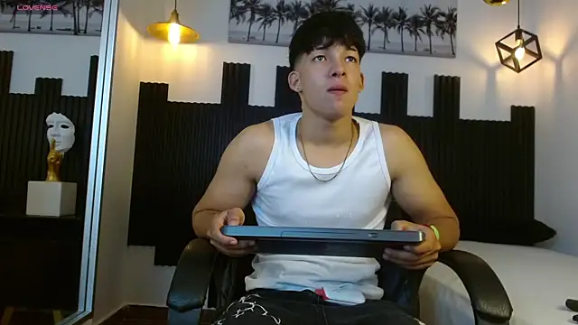 ren storm online show from August 1, 3:38 am
