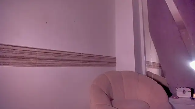 xoxoevy online show from August 2, 2:26 pm