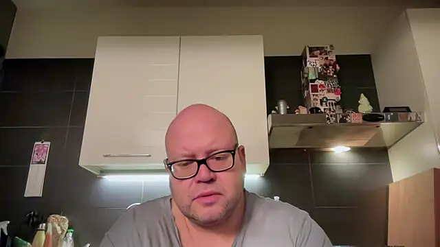 theitalianbear online show from April 27, 1:24 am