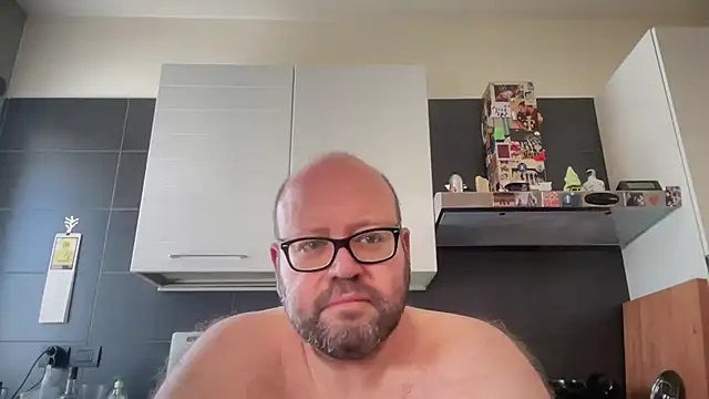 theitalianbear online show from June 12, 8:45 am