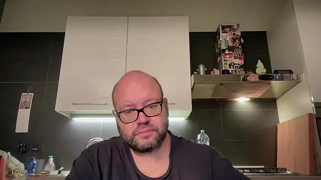 Snapshot of theitalianbear chatting on October 15, 3:36 am theitalianbear online show from October 15, 3:36 am