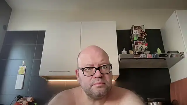 theitalianbear online show from June 27, 5:54 am