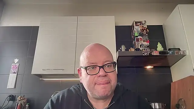 theitalianbear online show from April 25, 6:38 am