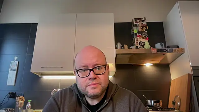 theitalianbear online show from January 18, 1:40 pm