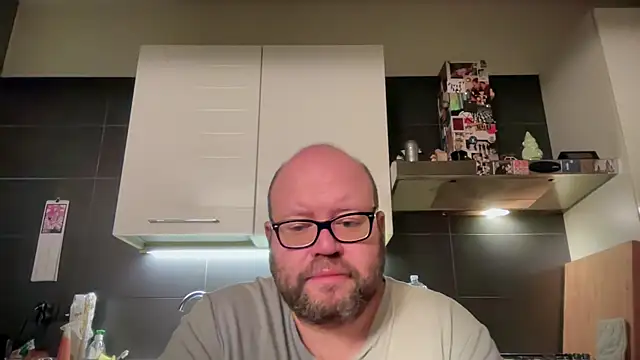 theitalianbear online show from April 19, 3:39 am