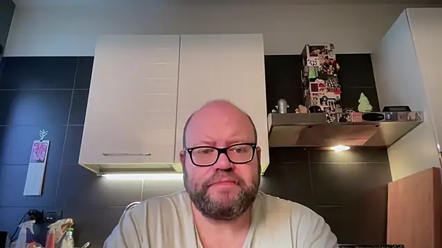 theitalianbear online show from April 21, 5:02 am