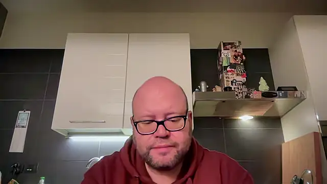 theitalianbear online show from February 1, 4:11 am