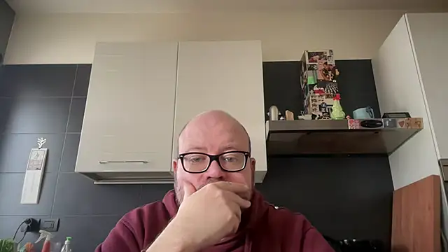 theitalianbear online show from February 18, 11:44 am