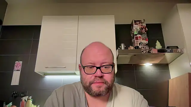 theitalianbear online show from April 20, 2:36 am