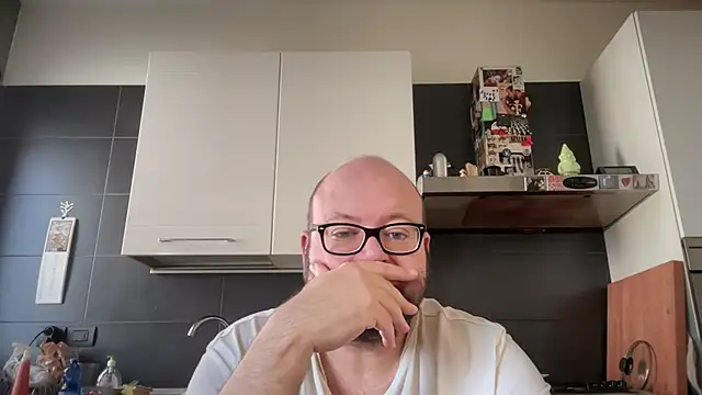 theitalianbear online show from October 18, 11:48 am