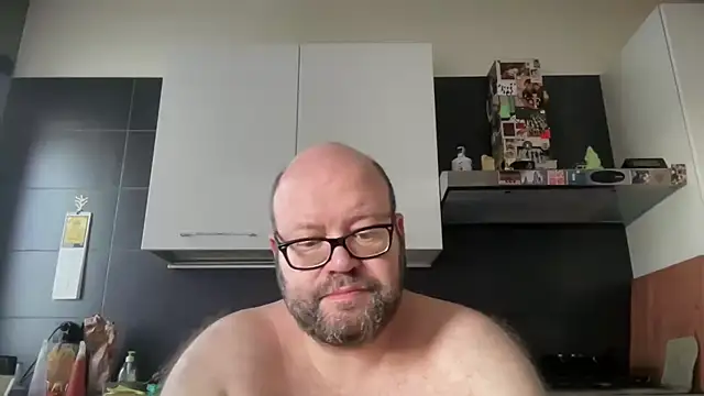 theitalianbear online show from June 18, 4:36 am