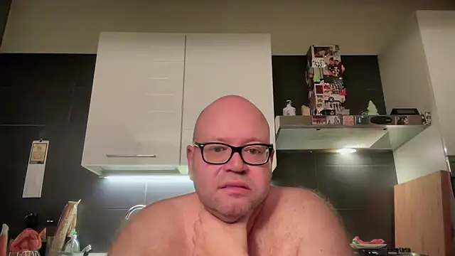 theitalianbear online show from June 23, 1:32 am