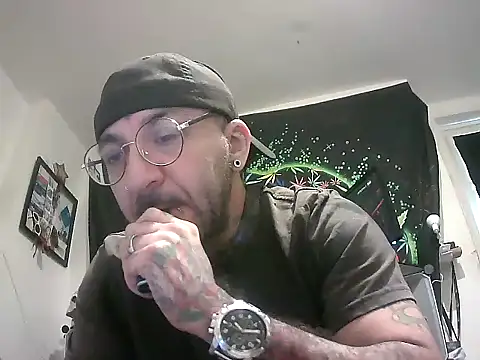 MagicStickBoy online show from April 3, 1:41 pm