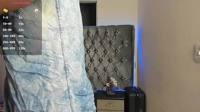 mrloganfuck1 online show from May 17, 5:48 am