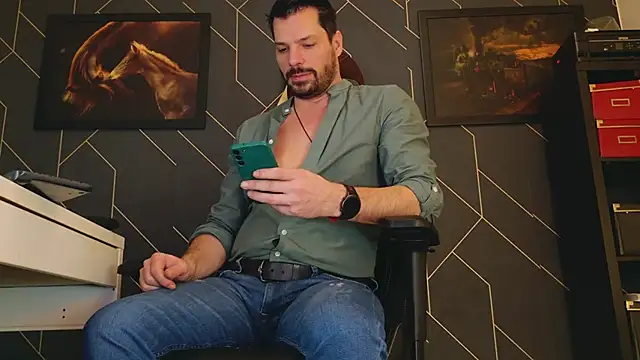 Snapshot of ChrisKox chatting on February 18, 6:15 am ChrisKox online show from February 18, 6:15 am