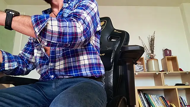 ChrisKox online show from May 4, 7:10 am