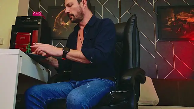Snapshot of ChrisKox chatting on December 8, 10:36 pm ChrisKox online show from December 8, 10:36 pm