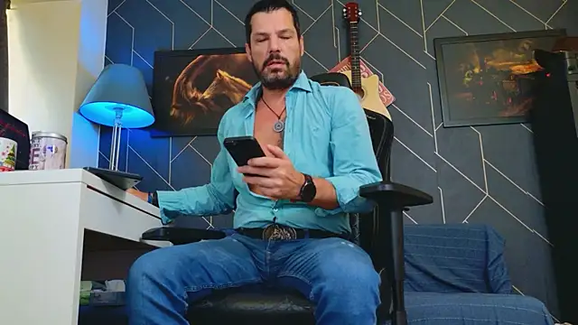 Snapshot of ChrisKox chatting on September 18, 6:59 am ChrisKox online show from September 18, 6:59 am