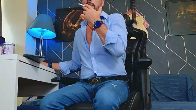 Snapshot of ChrisKox chatting on September 15, 6:15 am ChrisKox online show from September 15, 6:15 am