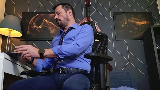 Snapshot of ChrisKox chatting on October 28, 5:32 am ChrisKox online show from October 28, 5:32 am