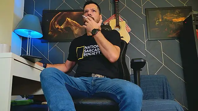 Snapshot of ChrisKox chatting on October 14, 6:20 am ChrisKox online show from October 14, 6:20 am