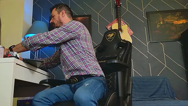 Snapshot of ChrisKox chatting on October 20, 4:16 am ChrisKox online show from October 20, 4:16 am