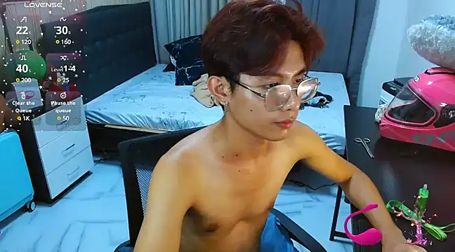 Snapshot of WildestTwink chatting on March 5, 12:44 pm WildestTwink online show from March 5, 12:44 pm