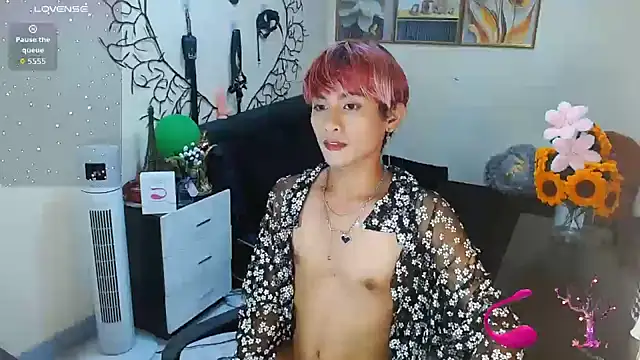 Snapshot of WildestTwink chatting on October 13, 4:13 pm WildestTwink online show from October 13, 4:13 pm