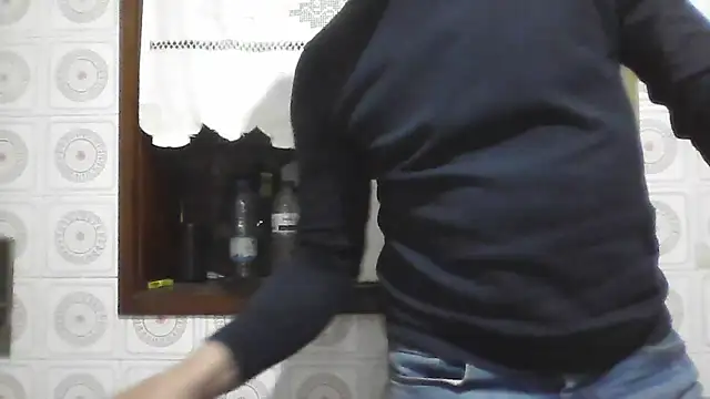 CarlosRocha73 online show from April 19, 12:21 am