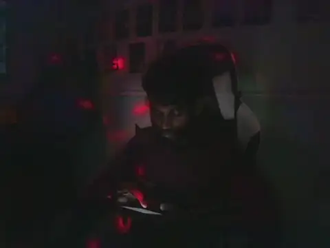 Snapshot of FriskyGender chatting on October 30, 11:55 am FriskyGender online show from October 30, 11:55 am